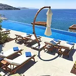 Allium Bodrum & מלון